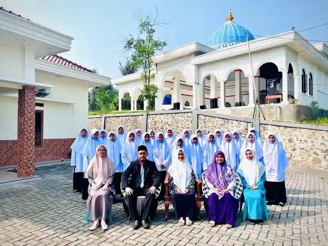 Pesantren Background
